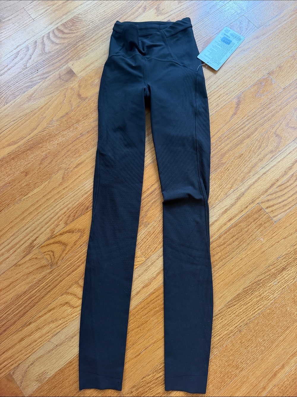 Lululemon SenseKnit High Rise 28in black leggings Size 0. Brand new with tags